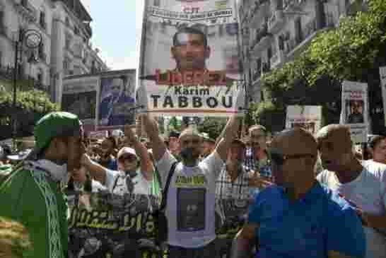Karim Tabbou, figure du Hirak en Algérie, transforme son procès en tribune contre ses accusateurs