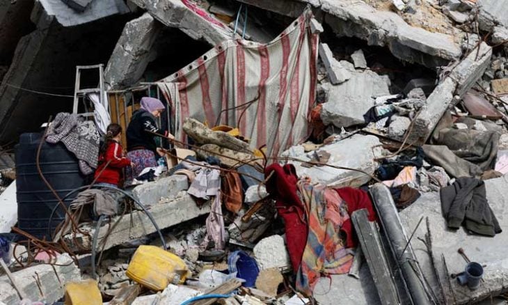 قصف مركز شرطة الشيخ رضوان بغزة يودي بحياة 13 فلسطينيا