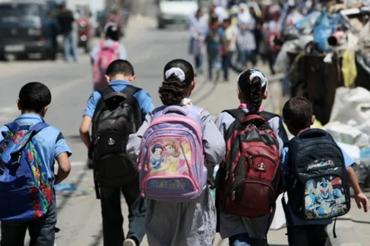 إجراءات جديدة بتخصيص درج فردي لكل تلميذ لتخفيف المحفظات المدرسية