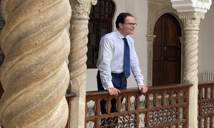 السفير الفرنسي في الجزائر يعرب عن ارتياحه بعد هزيمة اليمين المتطرف